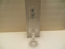 Avon Roses Roses 24% Lead Crystal D&#39;Arques Durand Lucia Frosted Bud Vase - £6.30 GBP