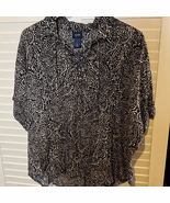 Daytrip, graphic print, short sleeve top size large - $273.99 MXN