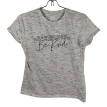 Junior Misses Medium Graphic Tee With &quot;Be Kind&quot; Quote In Heathered White - £9.39 GBP