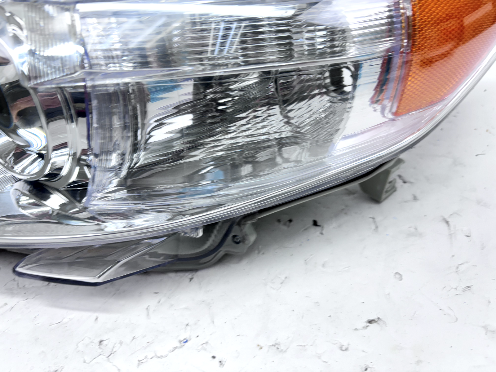 nice all tabs for 2010 2011 toyota camry front left headlight Item image 6