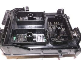16-17-18 CHEVROLET VOLT / ENGINE BAY/  FUSE/RELAY/BOX image 3