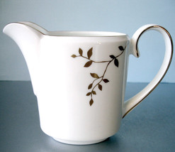 Vera Wang Wedgwood Gilded Leaf Creamer 6 oz. Gold Trim #531011 New No Box - £31.65 GBP