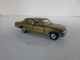Yatming 1061 Mercedes 450 SEL Gold Hong Kong 1970&#39;s  1/64 H3 - $266.54 MXN