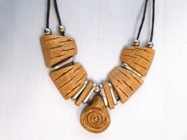CAMEL BEIGE STONE GALAXY SPIRAL &amp; SILVER TONE ACCENTS BEADED 16 - 19&quot; NE... - €6,04 EUR