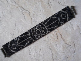 Bracelet: Silver &amp; Black Mandala Motif, Peyote Stitch, Tube Clasp - £30.68 GBP