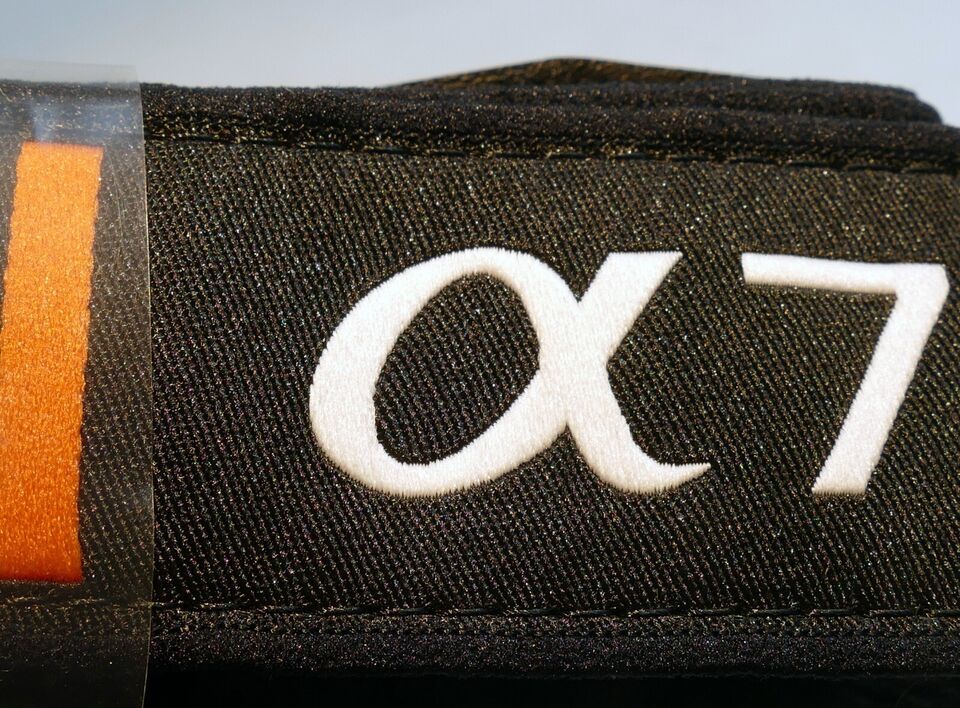 Sony α7 Alpha 7 II III  Shoulder Camera  Strap original OEM