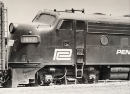 Penn Central PC #1692 F7A EF-15 Electromotive Train Photo Pitcairn PA 1970 - £7.49 GBP