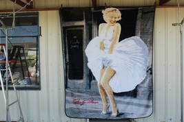 Marilyn Monroe Iconic White Dress Movie Star Queen Size Blanket Bedspread - £45.18 GBP