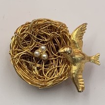 Vintage marked “ Jeanne “ Bird on Nest Faux Pearl Eggs Gold Tone Pin - £11.91 GBP