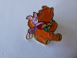 Disney Trading Pins 41557 Sedesma - Pooh and Piglet Hugging (Gold) - £7.43 GBP