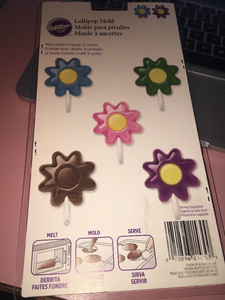 Wilton Dancing Daisy Flower Lollipop Candy Mold-Brand New-SHIPS N 24 HOURS - $12.75