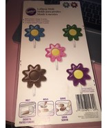 Wilton Dancing Daisy Flower Lollipop Candy Mold-Brand New-SHIPS N 24 HOURS - $17.49 CAD