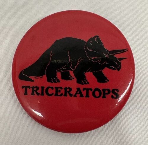 VINTAGE PINBACK BUTTON #79-032 - TRICERATOPS dinosaur - $12.58
