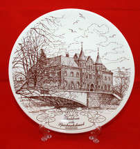 Gustavsberg Sweden Nykopingstallriken NR5 1982 Decorative Wall Plate White Brown - £72.45 GBP