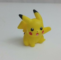 2005 Bandai Nintendo Pokemon Pikachu Waving 1.75&quot; Finger Puppet - £10.07 GBP