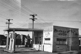 BARBER SHOP GAS STATION SEATTLE WASHINGTON AMERICANA 1956 4X6 PHOTO POST... - £7.11 GBP