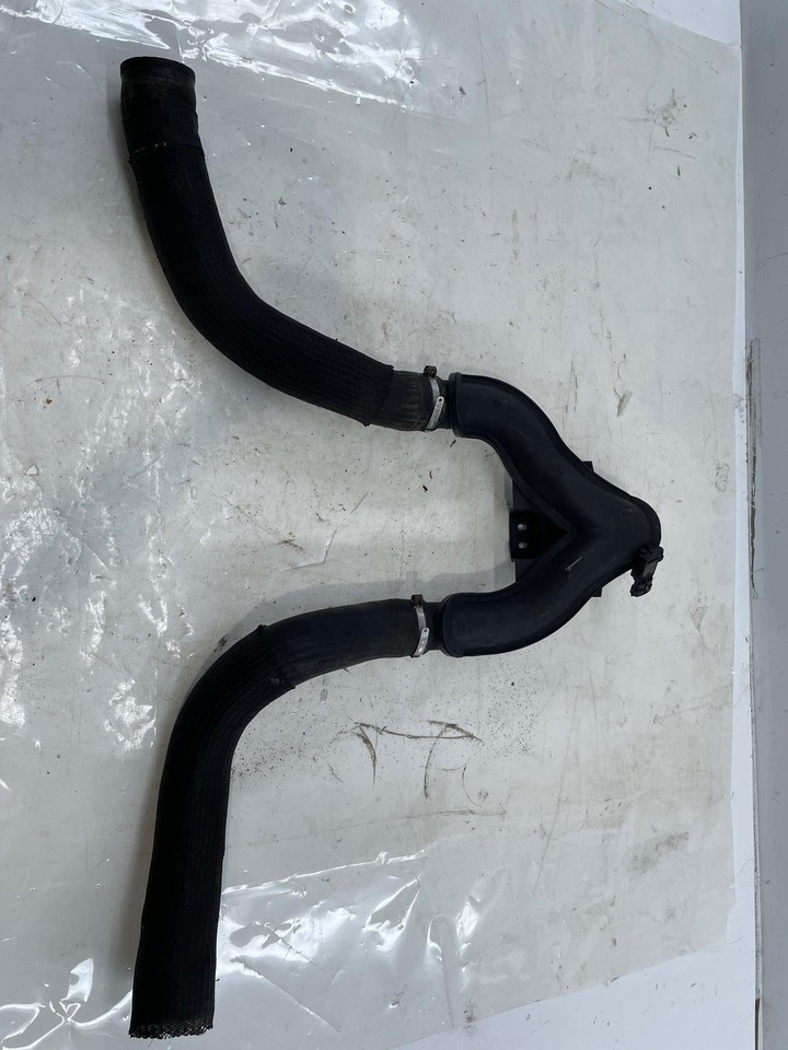 2014-2017 Maserati Quattroporte Throttle Body To Intercoolers Pipe Hose OEM Item image 7