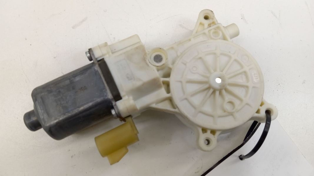 Passenger Right Front Power Window Motor Fits 06-12 Chevy Malibu - $29.96