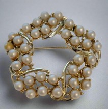 Vintage RSK Simulated Pearl brooch - $182.44 MXN