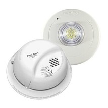First Alert CO5120BN Hard-Wired Carbon Monoxide Alarm + SLED177 Strobe Light - £112.88 GBP