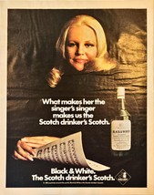 Black &amp; White The Scotch drinkers Scotch singer singer-1972 Vintage Prin... - $181.16 MXN