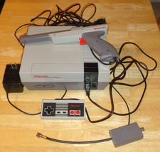 Nintendo Entertainment System NES Console w/ Controller, Zapper, Cords &amp;... - £86.16 GBP