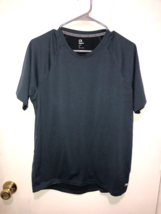 Gap FIt Dry Ventilation Men&#39;s Short Sleeve Shirt SZ Medium Reflective Strip - £7.90 GBP