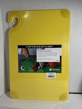 San Jamar Saf-T-Grip Polymer Cutting Board W/Safety Hook Yellow 12" x 18" x 0.5" - $375.64 MXN