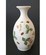 Wedgewood Vase Wild Strawberry Bone China 5” Bud Vase Gold Rim made in E... - $14.03