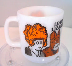 Vintage Orphan Annie Leapin&#39; Lizards Milk Glass Coffee Mug 1975 - £9.57 GBP