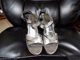 Nine West FARROWR Sexy Silver Stiletto Shoes Size 10M EUC - £40.59 GBP