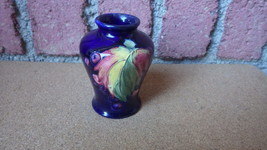 Vintage Moorcroft Art Pottery Leaf &amp; Berry Or Grape Pattern Vase England 1928-36 - £159.87 GBP