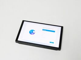 Lenovo Legion Go 8APU1 1TB Handheld Console System 83E1001YUS image 2