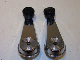 1972 International Travelall Window Crank Handles OEM 341801-C1 - $1,710.29 MXN