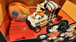 Disney Animal Kingdom Mickey Mouse Remote Control Car NEW image 2