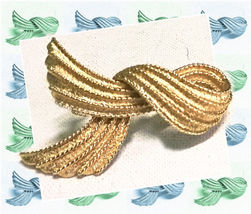 Vintage Monet Bow Brooch Pin 2 1/8th&quot; Long Goldtone - £3.91 GBP