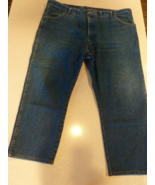 Wrangler Jeans Men’s Size 48x25.5 Regular Fit Blue Medium Wash USA - $24.20 CAD