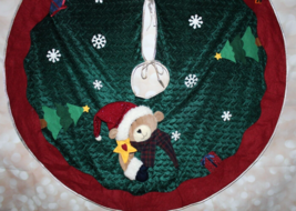 Vintage Multicolor Stuffed Teddy Bear Head 48 in Tree Skirt - £18.27 GBP