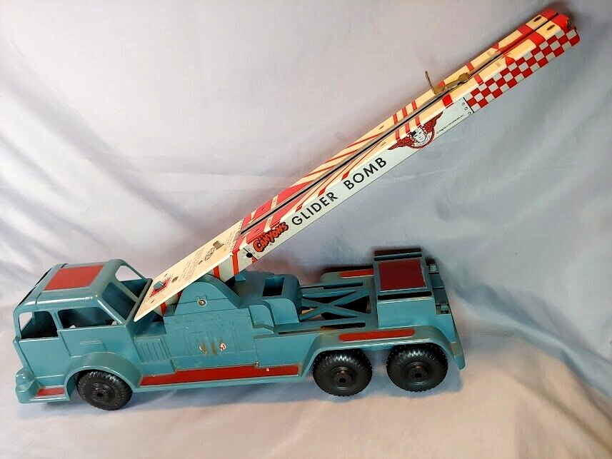 Steve Canyons Glider Bomb Launcher Truck 1958 Steve Canyon Squadron Ideal Toys - $64.30