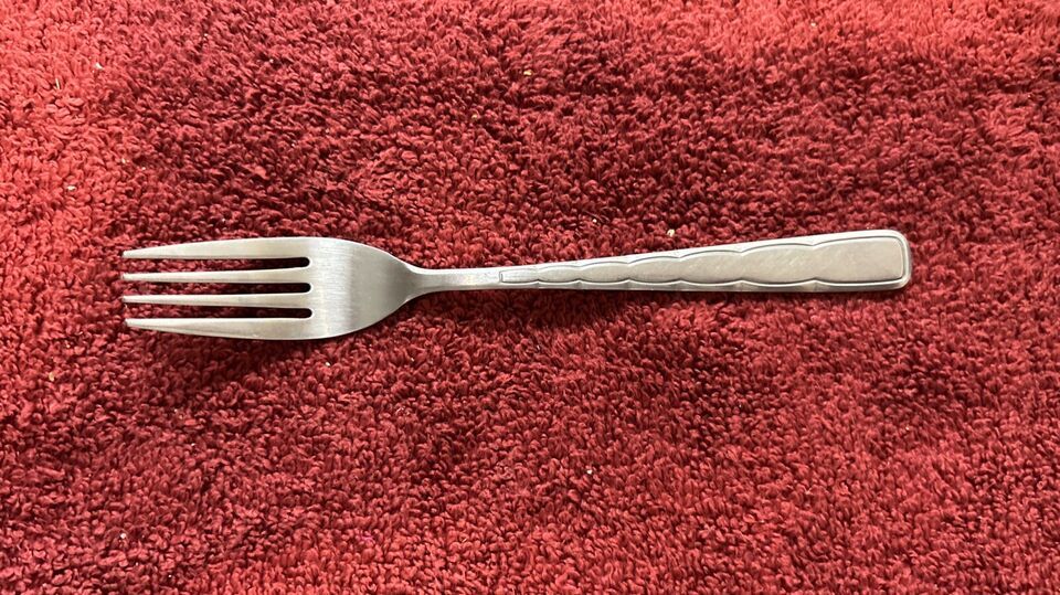7 1/4” Dinner Fork Reed &amp; Barton SWAGGER Rebacraft Stainless Japan Flatware - $4.74