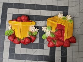 Chalkware Wall Hanging Strawberry Basket 6 Inch 1983 Miller Studio - £19.09 GBP