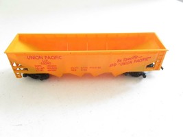 Ho Trains Tyco - Union Pacific Hopper - Latch COUPLERS- Exc. - M14 - £3.45 GBP