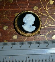 Vintage Cameo Brooch 1940s - 1950s - £13.35 GBP