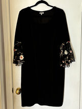 Avenue Black Blouse with Flared sleeves 14/16 Excellent - $12.64