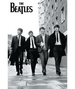 Beatles Poster Gruppo Colpo Nero e Bianco 61cm by 91.4cm - $166.68 MXN