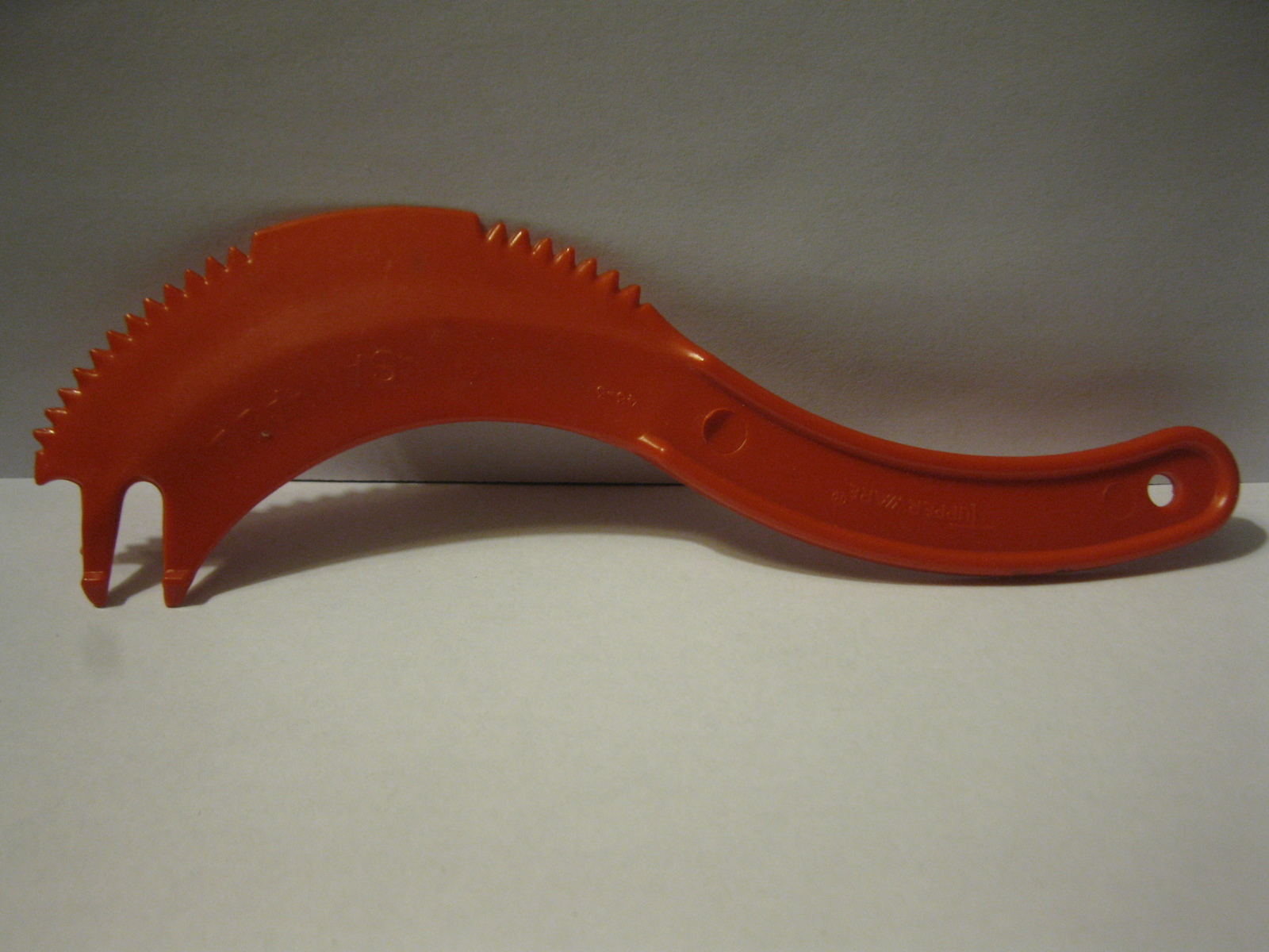 (MX-1) vintage Tupperware gadget #46-3 - Sli-Saw-All - $5.00