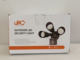 JJC Outdoor LED Security Motion Light 4000 Lumens 40W Adjustable 3 Head ... - $723.88 MXN