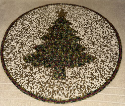 Nicole Miller Round Beaded 15&quot; Christmas Tree Green Gold Charger Placemat New - £23.89 GBP