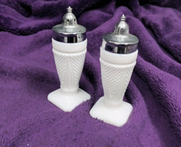 L E Smith Milk Glass Early American Dart Diamond Salt & Pepper Shakers - $19.98