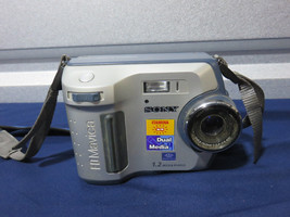 Sony FD Mavica MVC-FD100 1.2 Megapixel Camera (C8) - £7.88 GBP